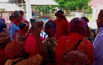 Acara Pengukuhan Pelantikan Bapak Komar Besan Sebagai Hinolong Baman Merupakan Momen Yang Sangat Sakral
