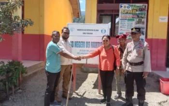 Pemalangan Sekolah SD Walafau Telah Resmi di Buka Oleh Kadis PK dan IPTU Pol. Bernadus Nurlatu Berama Pejabat Kepala Desa Gerwaen