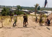 KELUARGA NURLATU WABRIWEN LAKUKAN PEMALANGAN: Minta Koperasi & Perusahaan Selesaikan Hak-Hak Adat Sebelum Beraktivitas