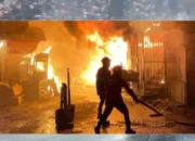 Bertarung Nyawa Padamkan Kobaran Api, TRK Damkar Ambon Jalan di Tempat , 49 Miliar Pemkot Ambon ke Mana